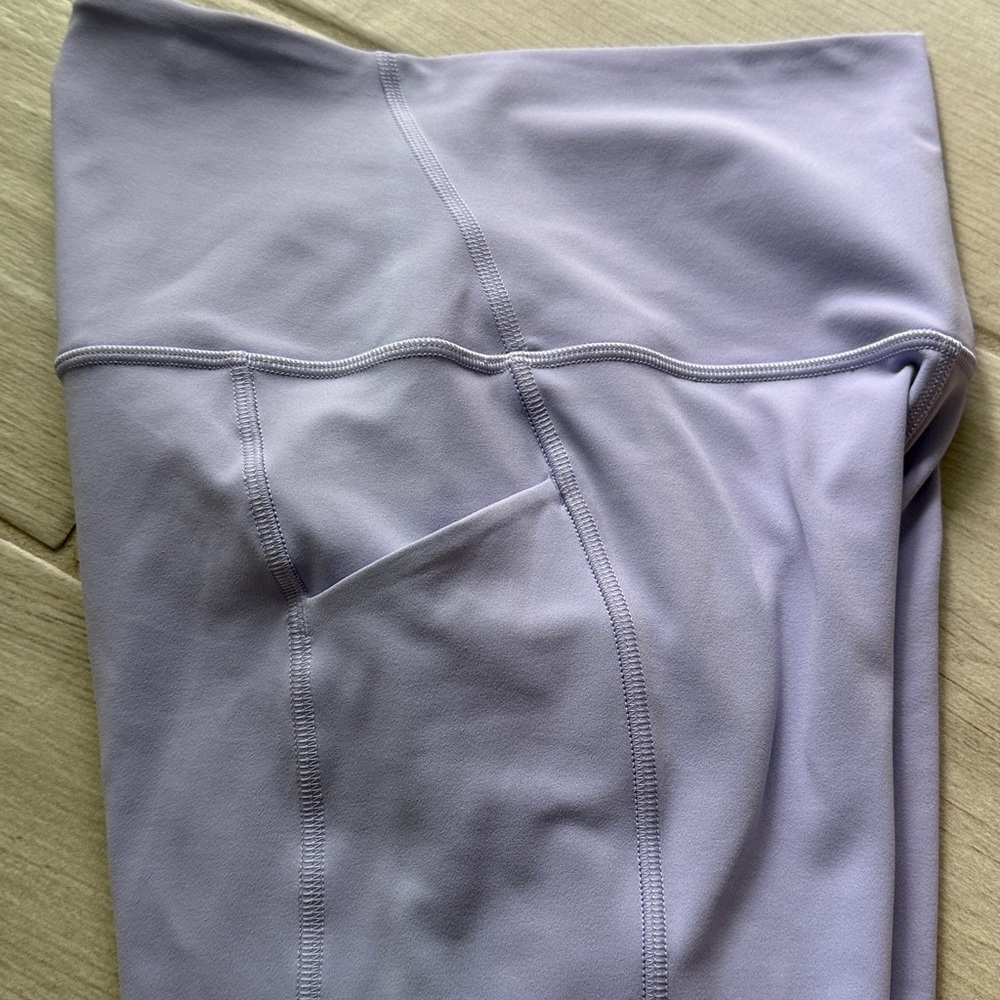 Lululemon Align Pant 25” with Pockets - size 6 - Picture 4 of 4